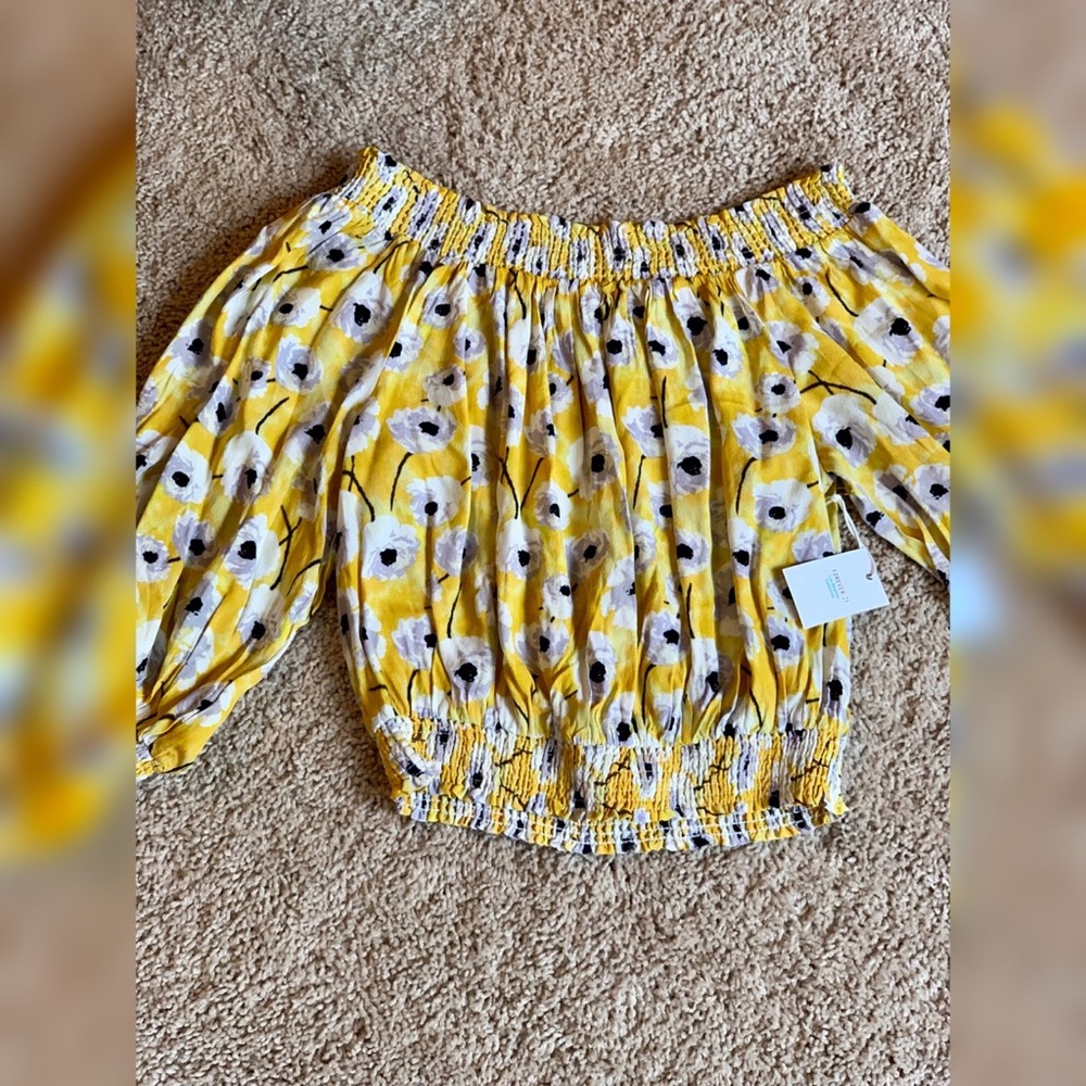 Off-the-shoulder top
